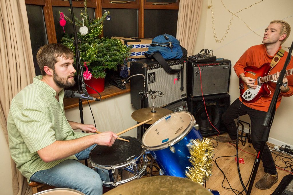 Review: Roy (Supporting Superglu) House Show,&nbsp;21/12/2015